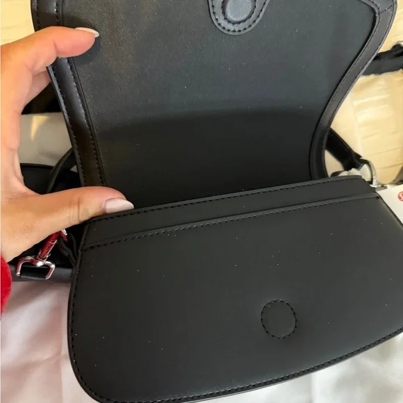 lululemon athletica Black Crossbody Bag - Picture 3 of 6